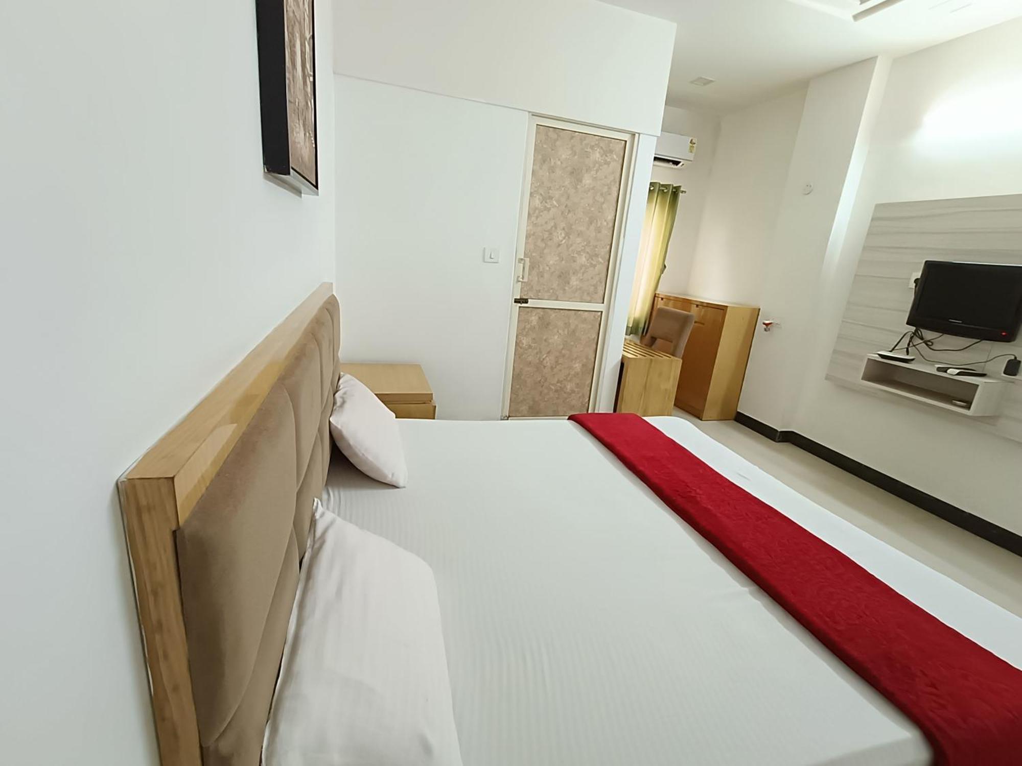 Stay Guru Usha Residency Bhuj Extérieur photo
