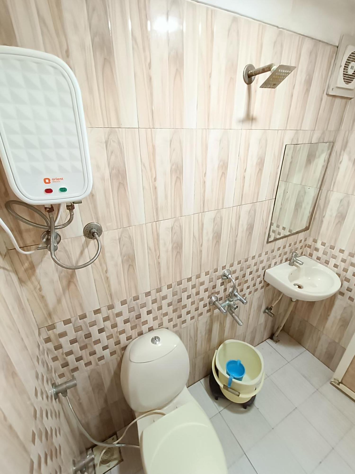 Stay Guru Usha Residency Bhuj Extérieur photo