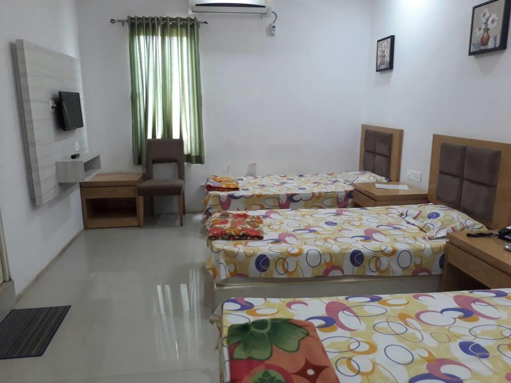 Stay Guru Usha Residency Bhuj Extérieur photo