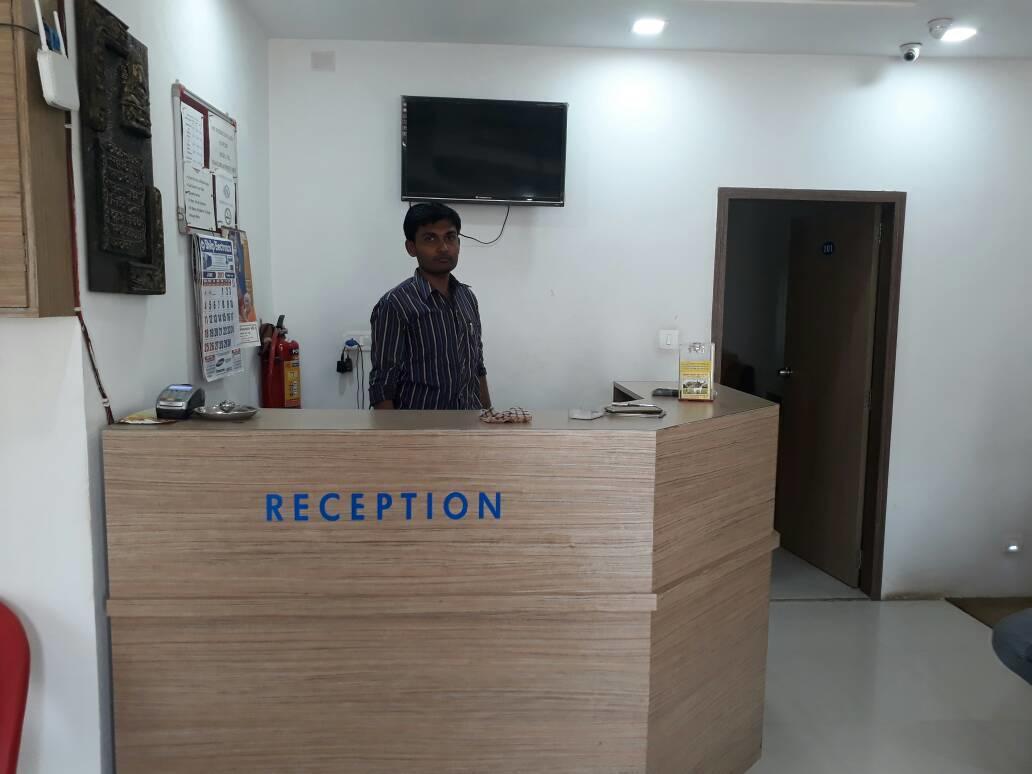 Stay Guru Usha Residency Bhuj Extérieur photo