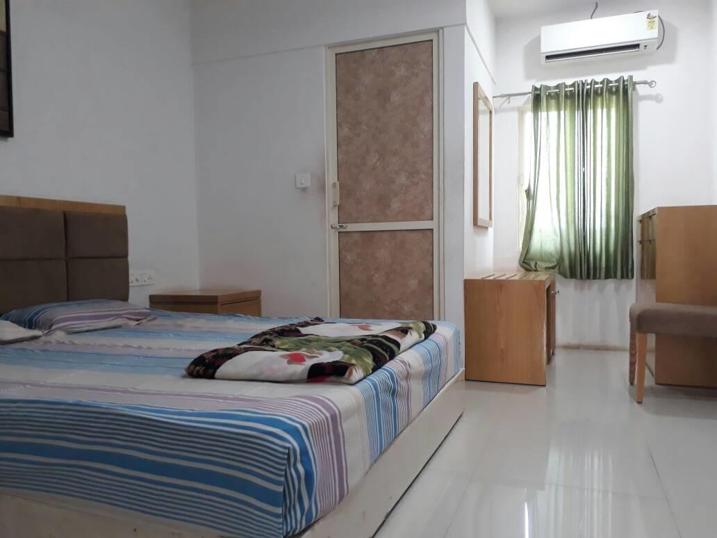 Stay Guru Usha Residency Bhuj Extérieur photo